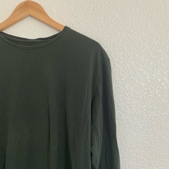 Gap | Green athletic fit long sleeve crewneck tee size large - Picture 2 of 7
